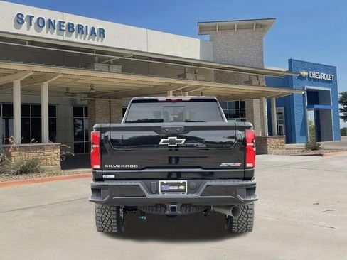 New 2026 Chevrolet Silverado 2500 ZR2 AWD/4WD image 7