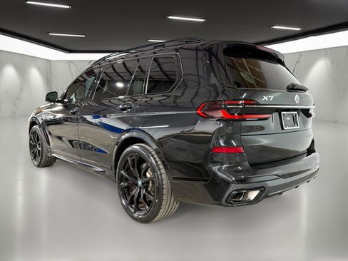Used 2023 BMW X7 xDrive40i w/ Executive Package image 3