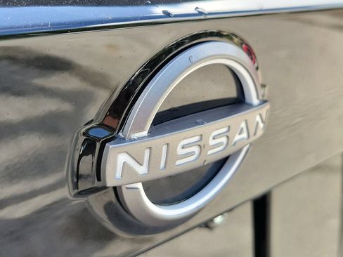 Certified 2025 Nissan Kicks SR FWD image 11