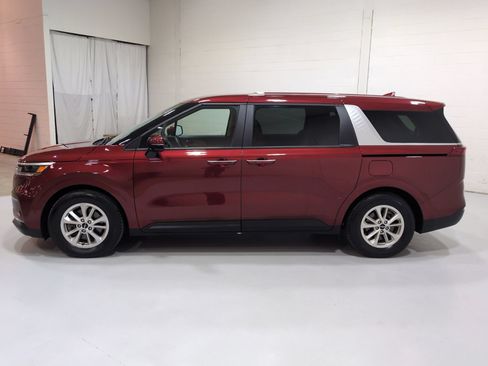 Used 2024 Kia Carnival LX FWD image 6