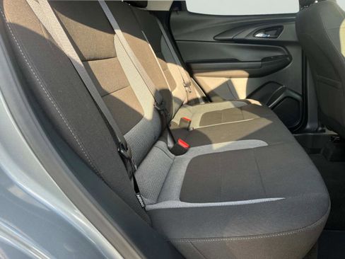 Used 2025 Chevrolet TrailBlazer LT image 16
