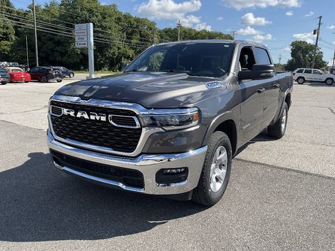 Used 2025 RAM 1500 Big Horn AWD/4WD image 3