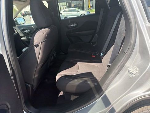 Used 2017 Jeep Cherokee Latitude AWD/4WD image 25