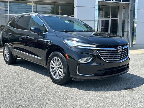Used 2024 Buick Enclave Premium image 4