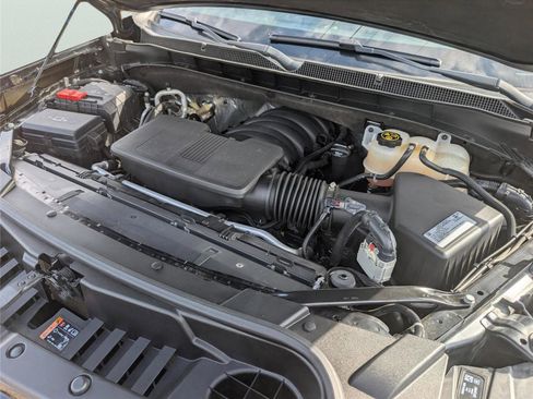 Used 2021 Chevrolet Suburban LS image 30