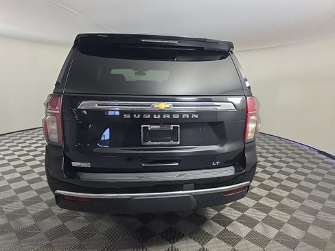 Used 2021 Chevrolet Suburban LT AWD/4WD image 4