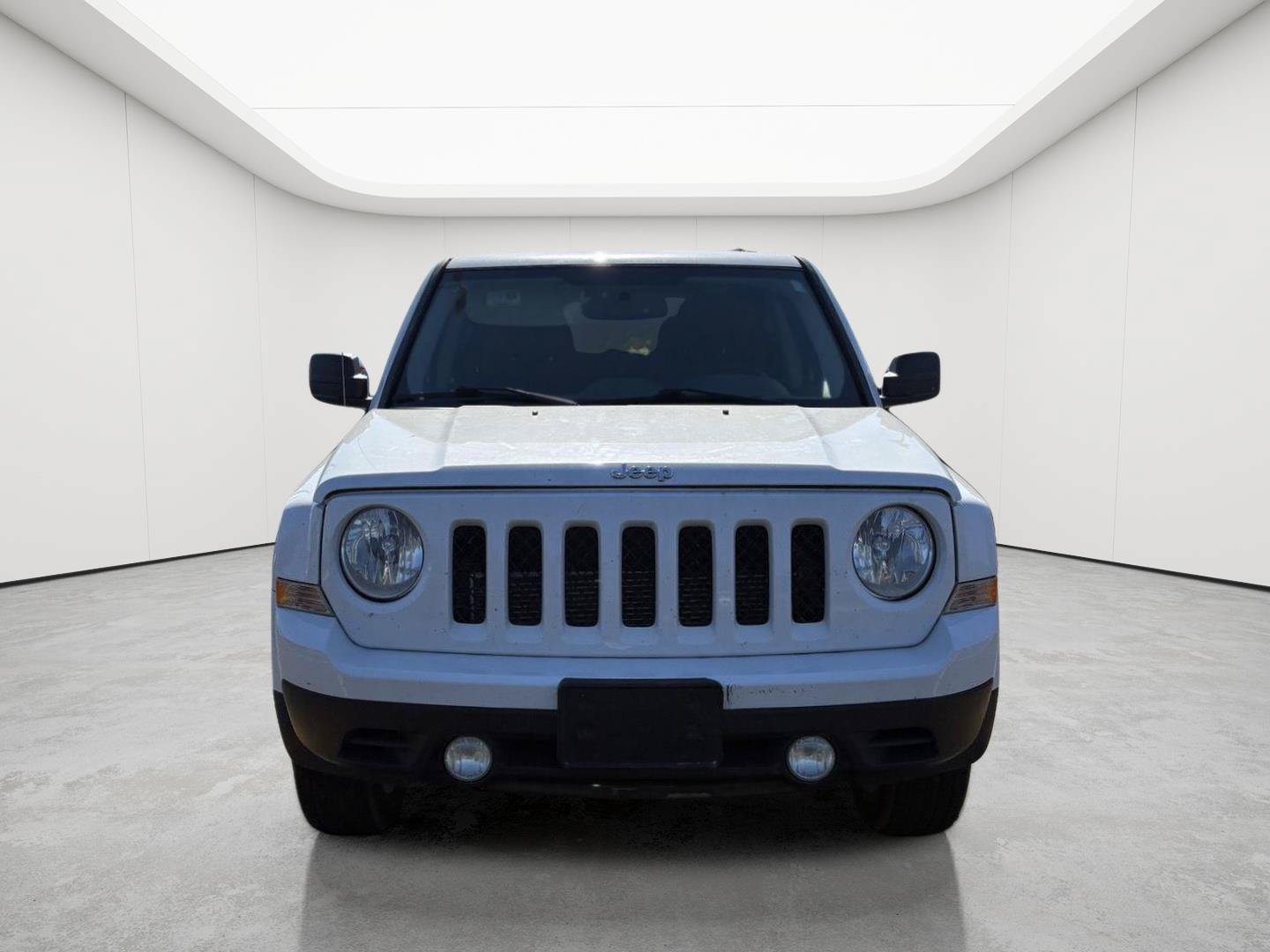 Used 2014 Jeep Patriot Latitude AWD/4WD image 2