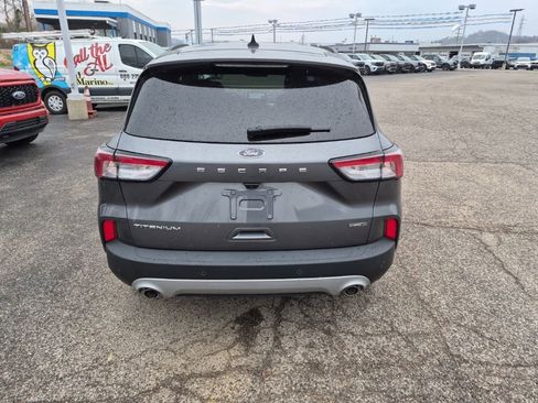 Used 2022 Ford Escape Titanium image 4