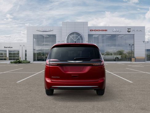New 2026 Chrysler Pacifica Select image 9