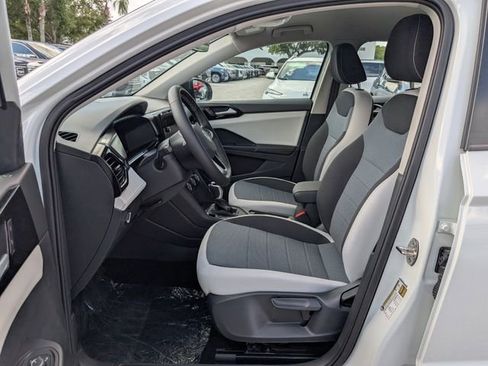 Used 2025 Volkswagen Taos S image 5