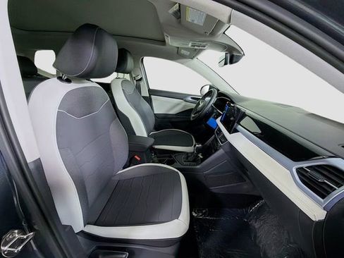 New 2026 Volkswagen Taos SE FWD image 28