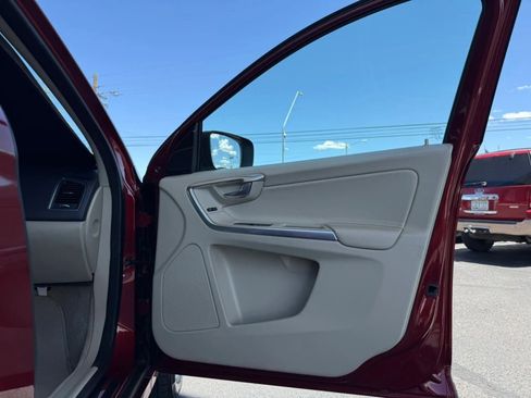 Used 2016 Volvo XC60 T5 Premier image 32