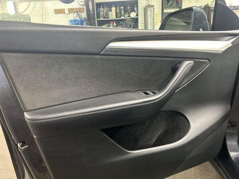 Used 2023 Tesla Model Y Long Range image 22