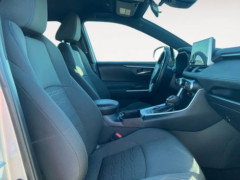 Used 2024 Toyota RAV4 SE image 14