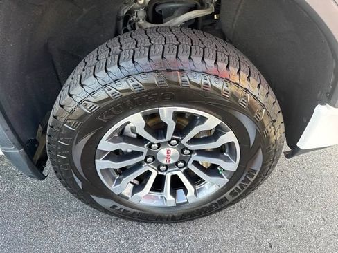 Used 2021 GMC Sierra 1500 AT4 w/ AT4 Preferred Package AWD/4WD image 13