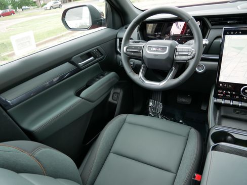New 2026 GMC Terrain AT4 w/ Convenience Package III AWD/4WD image 13