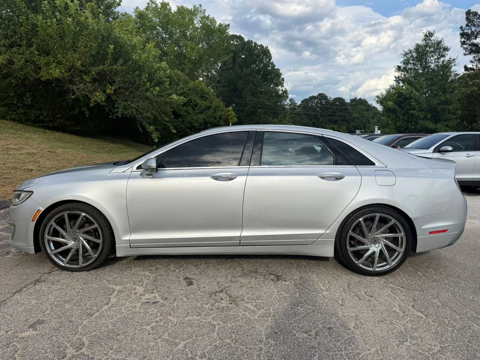 Used 2017 Lincoln MKZ Reserve FWD image 5