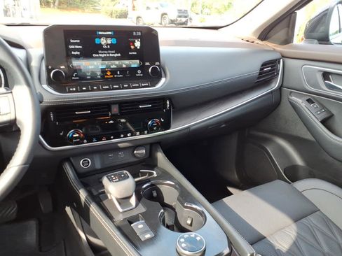 Certified 2023 Nissan Rogue Platinum w/ Platinum Premium Package AWD/4WD image 15