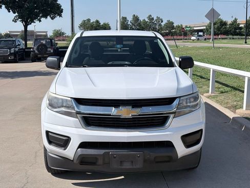 Used 2018 Chevrolet Colorado W/T w/ WT Convenience Package RWD image 2