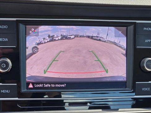 Used 2024 Volkswagen Jetta SE FWD image 12