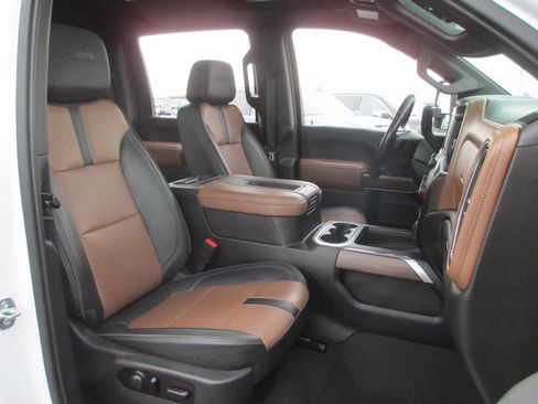 Used 2021 Chevrolet Silverado 3500 High Country w/ Z71 Off-Road Package image 21