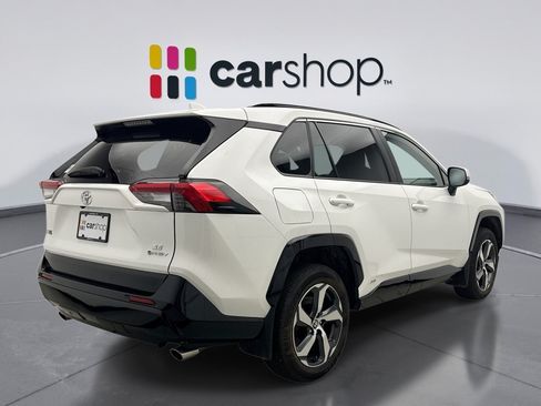 Used 2025 Toyota RAV4 SE w/ Weather & Moonroof Package AWD/4WD image 5