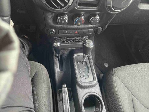 Used 2016 Jeep Wrangler Unlimited Sport w/ Connectivity Group image 14