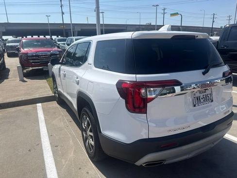 Used 2023 GMC Acadia SLE FWD image 4
