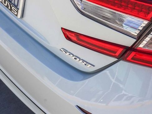 Used 2022 Honda Accord Sport image 11