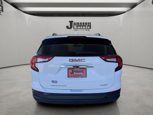 Used 2022 GMC Terrain SLE w/ Driver Convenience Package AWD/4WD image 2