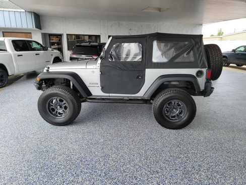 Used 2013 Jeep Wrangler Sport AWD/4WD image 2