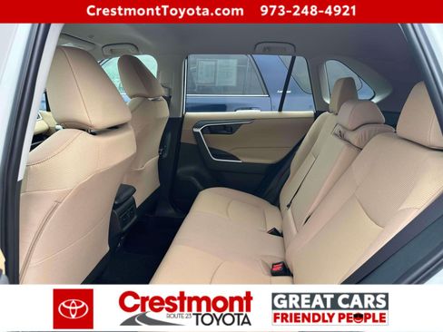 Certified 2025 Toyota RAV4 LE AWD/4WD image 9