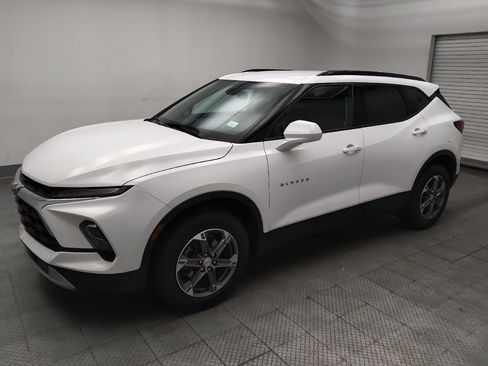 Used 2024 Chevrolet Blazer LT w/ Convenience Package FWD image 2