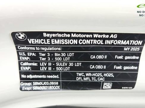 Used 2025 BMW X7 xDrive40i w/ M Sport Package AWD/4WD image 79