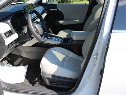 Used 2024 Mitsubishi Outlander SEL AWD/4WD image 7