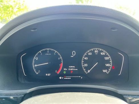 Used 2023 Honda Civic Sport image 10