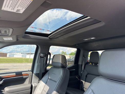 Used 2025 GMC Sierra 1500 Denali w/ Denali Reserve Package AWD/4WD image 14