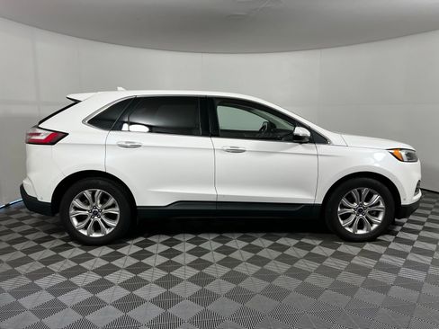 Used 2020 Ford Edge Titanium w/ Equipment Group 301A image 4