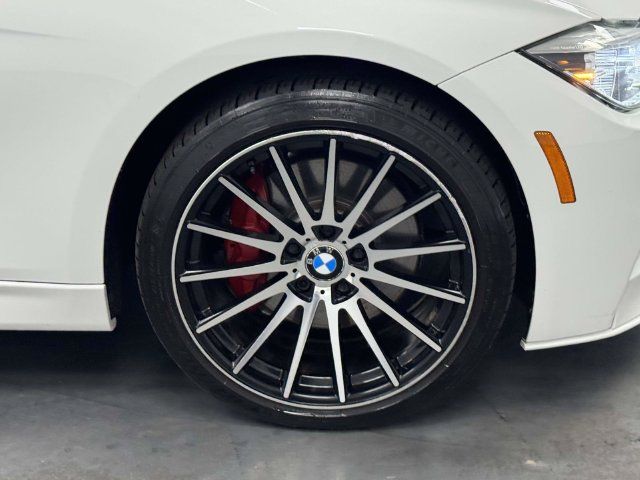 Used 2016 BMW 340i xDrive Sedan w/ Technology Package AWD/4WD image 19