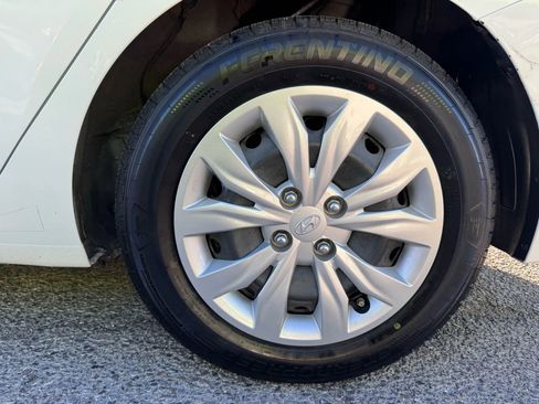 Used 2021 Hyundai Accent SE image 8