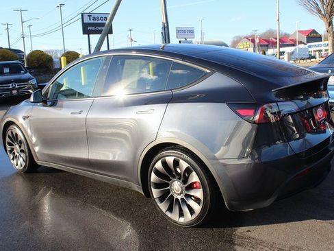 Used 2024 Tesla Model Y Performance image 18