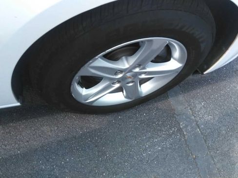 Used 2023 Chevrolet Malibu LS FWD image 19