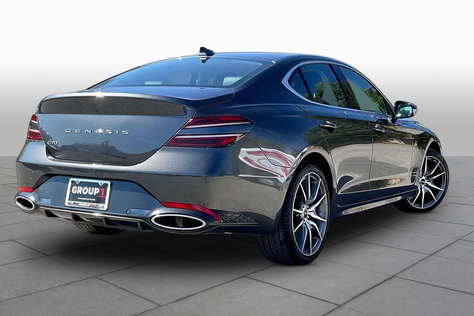 Used 2025 Genesis G70 2.5T RWD image 13