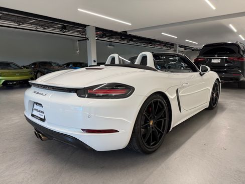 Used 2017 Porsche 718 Boxster S RWD image 5
