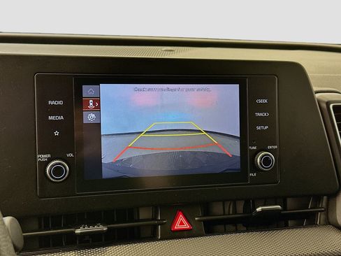 Used 2025 Kia Sportage LX image 23