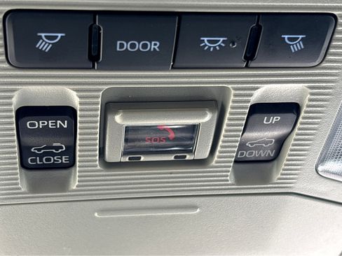 Used 2022 Toyota RAV4 XLE w/ Convenience Package image 28