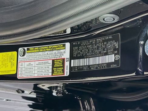 Used 2025 Toyota Camry SE FWD image 29