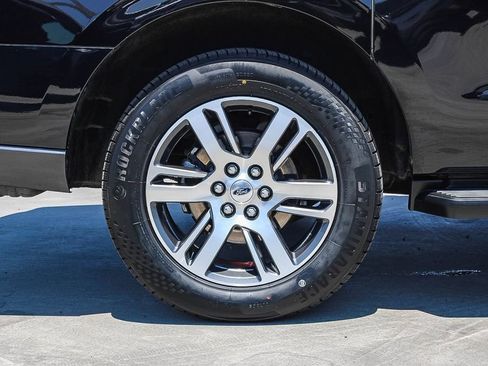Used 2024 Ford Expedition Max Limited RWD image 12