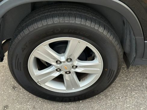 Used 2022 Chevrolet Trax LS w/ Tint and Cruise Package FWD image 14