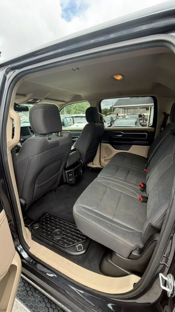 Used 2019 RAM 1500 Big Horn AWD/4WD image 11